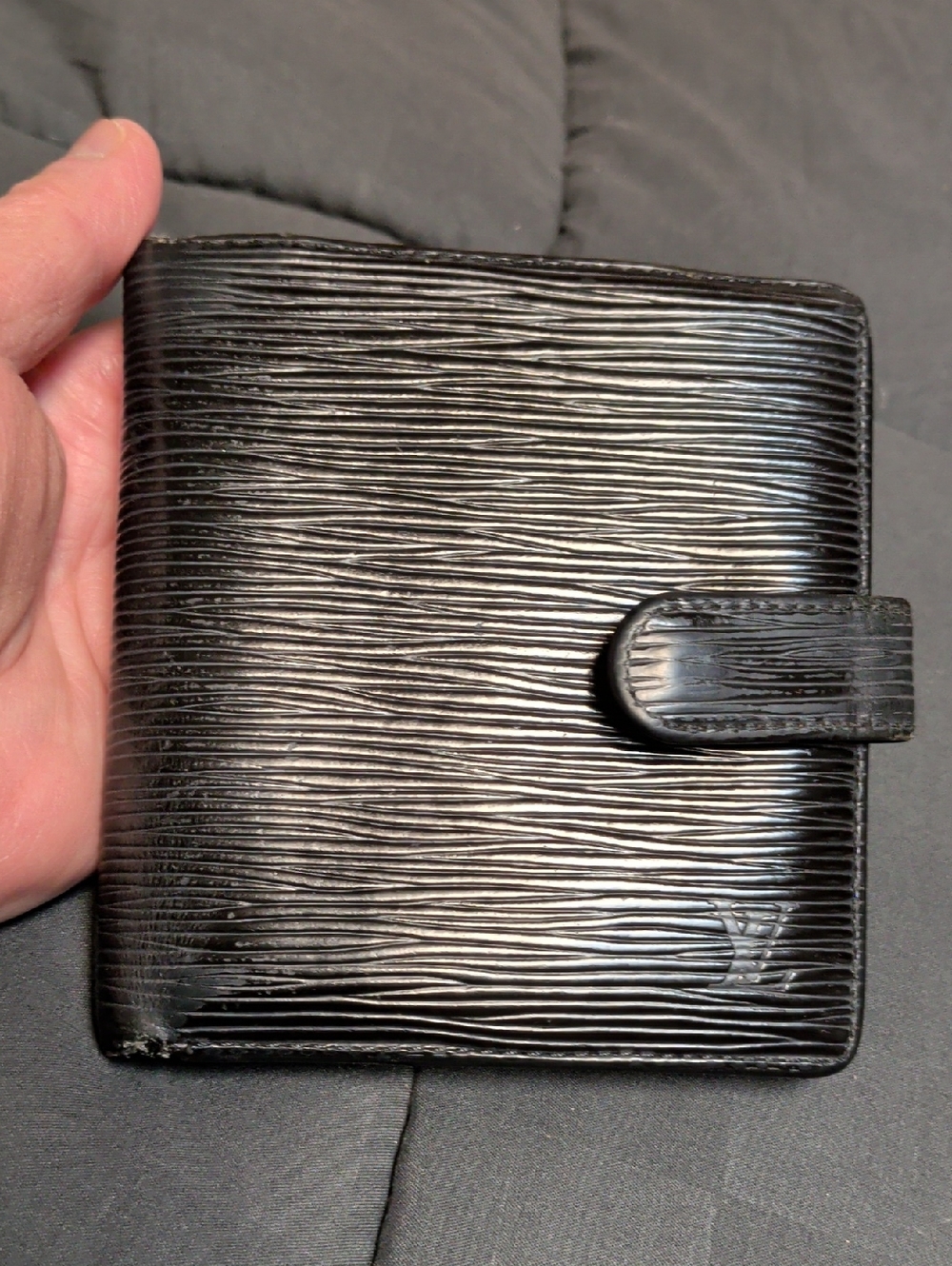 Men's Textured Leather Snap Wallet - Black
